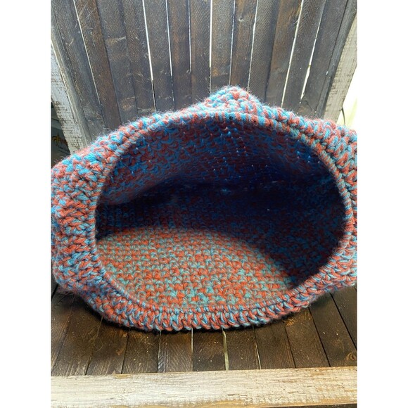 Handmade Crochet Cat Cave Cat Bed Hideaway Warm Snuggle Cave XL - Picture 2 of 8